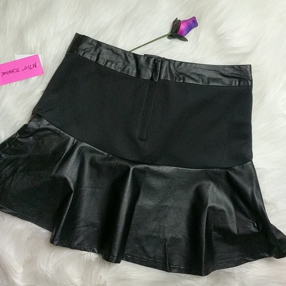 Betsey Johnson Girls Size 14 Skirt - Picture 4 of 7